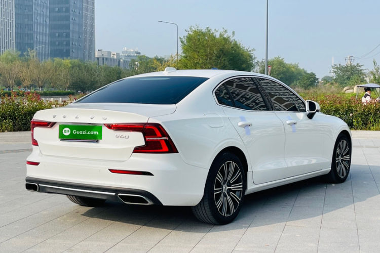 沃尔沃S60 2021款 T4 智远豪华版车身外观6005