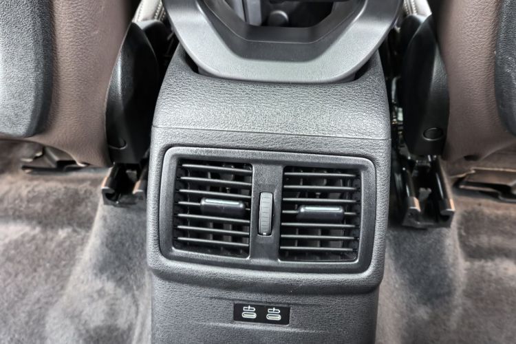 宝马X1 2022款 sDrive25Li 领先型中控内饰7009