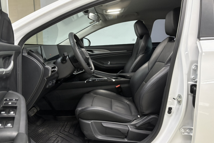 长安 逸动 2022款 PLUS 1.6L GDI CVT精英型局部细节19