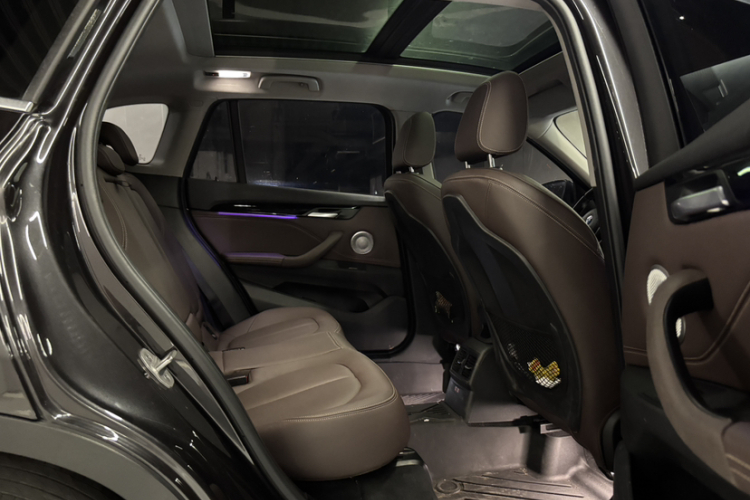 宝马X1 2021款 sDrive25Li 领先型中控内饰7011