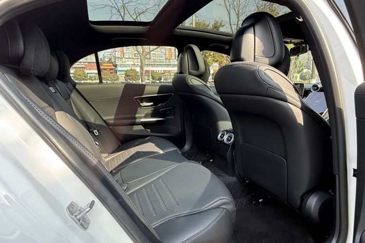 奔驰C级 2025款 C 260 L 运动版中控内饰7008