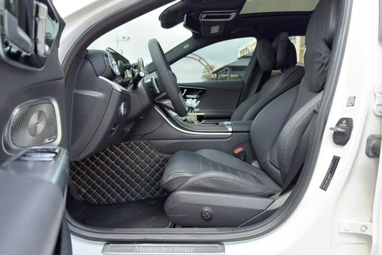 奔驰C级 2024款 C 260 L 皓夜运动版中控内饰7007