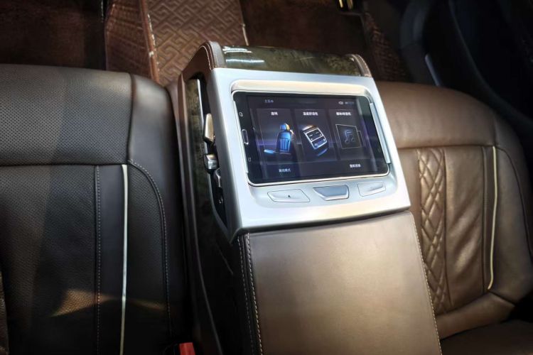 宝马7系 2018款 730Li 尊享型 卓越套装局部细节16
