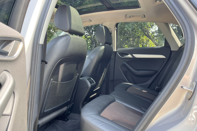 奥迪Q3 2018款 30 TFSI 时尚型典藏版中控内饰7002