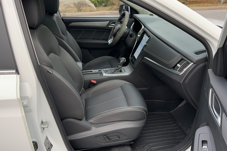 荣威RX5 2020款 20T 自动Ali智联网超越智臻版中控内饰7001