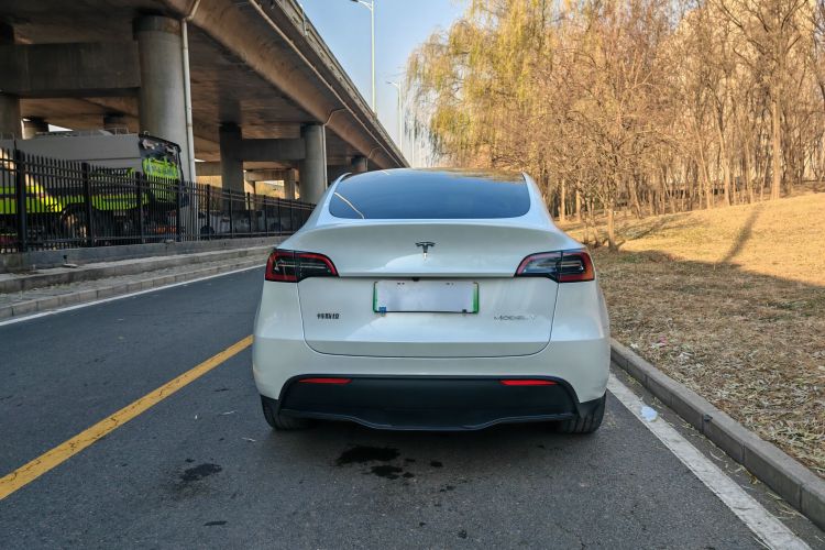 特斯拉 Model Y 2024款 后轮驱动版车身外观6004
