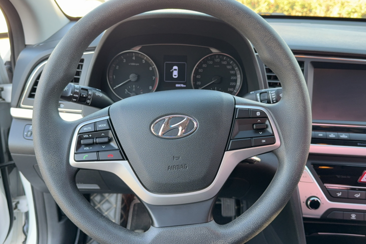 现代 领动 2016款 1.6L 自动智炫·精英型局部细节13