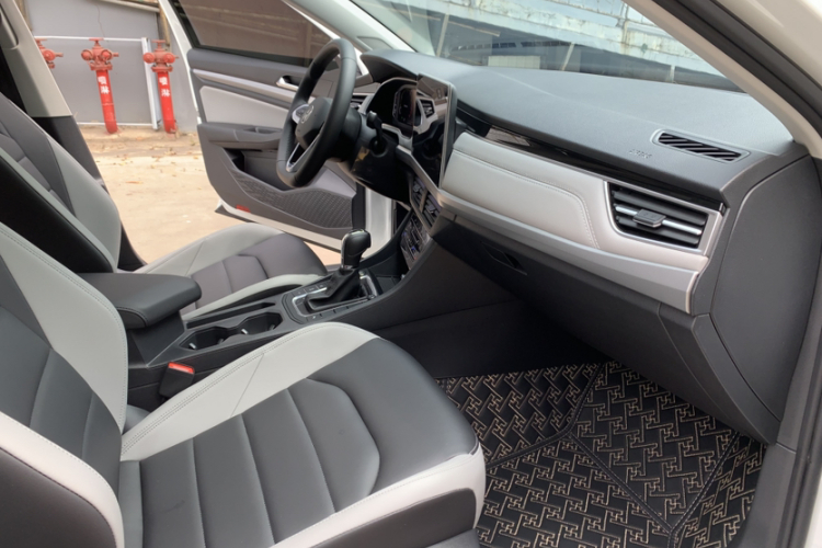 大众 宝来 2023款 300TSI DSG尊行版中控内饰7003