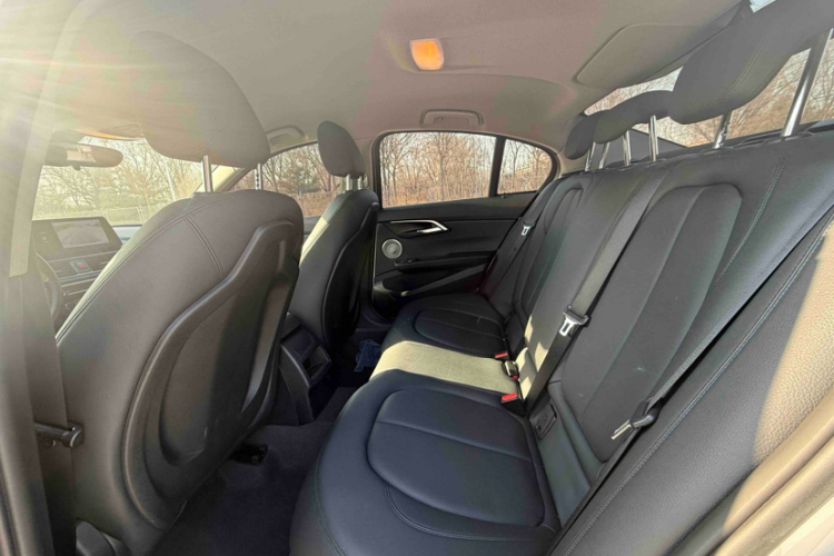 宝马1系 2022款 120i M运动版中控内饰7006