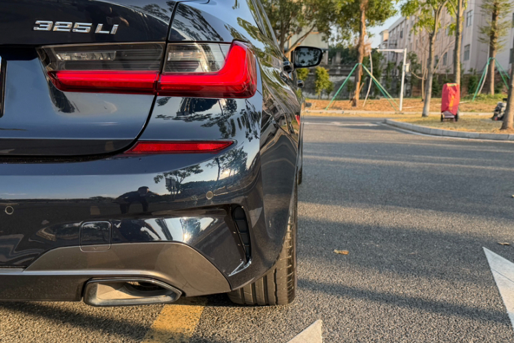 宝马3系 2021款 改款 325Li M运动曜夜套装车身外观6002