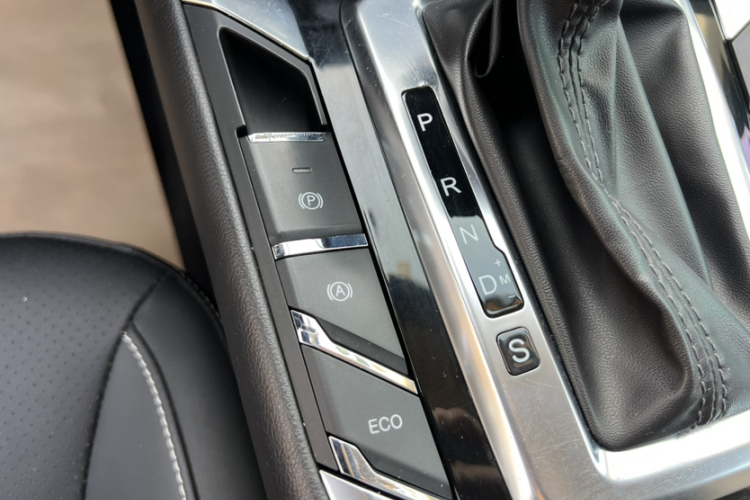 众泰T500 2018款 1.5T 自动智能互联尊贵型局部细节9008