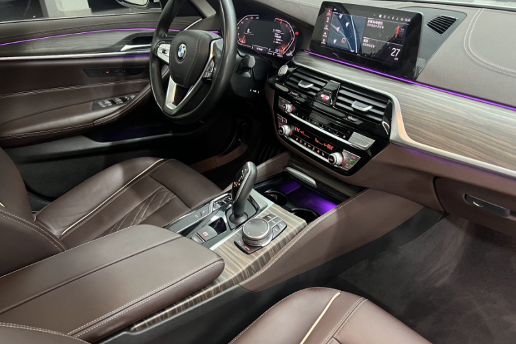 宝马5系 2020款 530Li 领先型 豪华套装中控内饰7013
