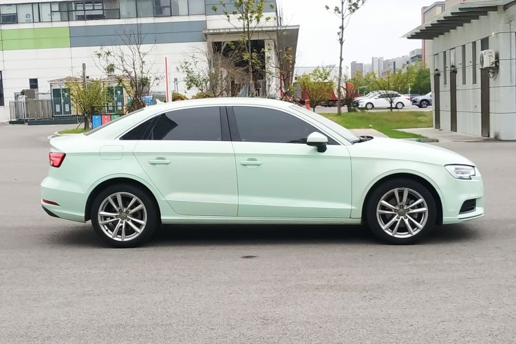 奥迪A3 2018款 30周年年型 Limousine 35 TFSI 进取型车身外观6010