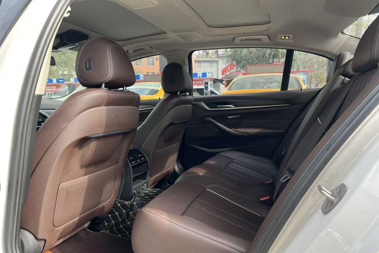 宝马5系新能源 2020款 里程升级版 530Le 豪华套装车身外观6002