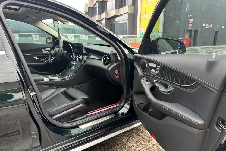 奔驰C级 2019款 C 260 L 运动版中控内饰7009