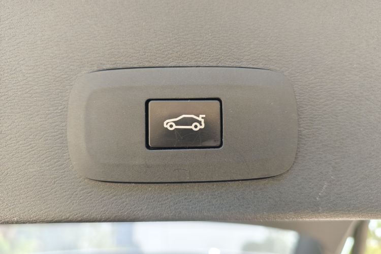 沃尔沃XC40 2020款 T3 智行时尚版车身外观6009