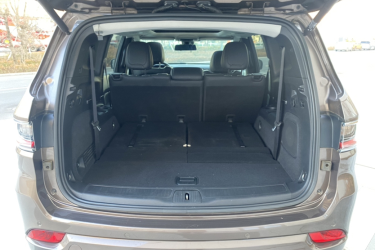 Jeep 大指挥官 2018款 2.0T 四驱智享版 国V局部细节23