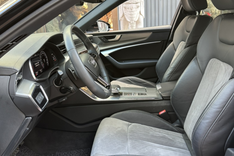 奥迪A6L 2020款 45 TFSI 臻选动感型中控内饰7003