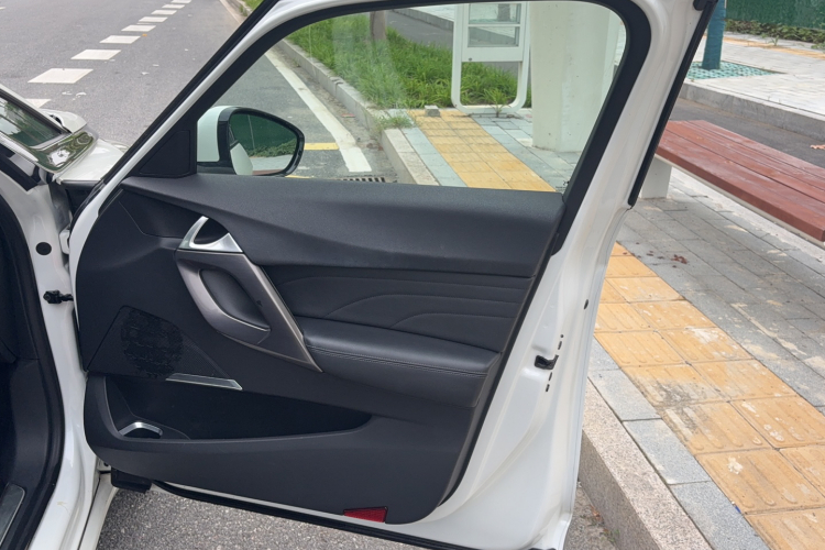 DS 5 2013款 1.6T 雅致版THP160中控内饰7008