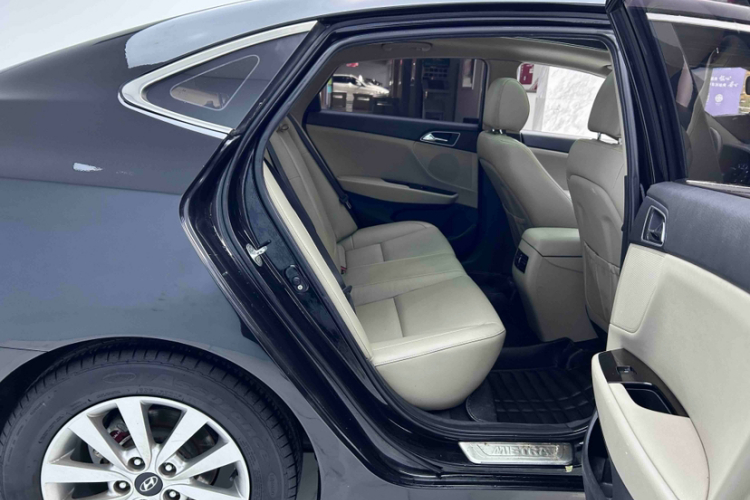 现代 名图 2014款 1.8L 自动智能型GLS中控内饰7003