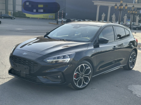 福特 福克斯 2019款 两厢 EcoBoost 180 自动ST Line