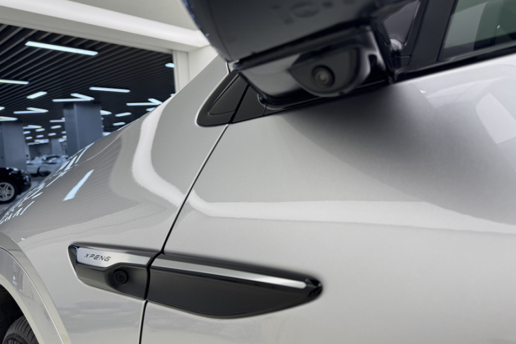 小鹏G6 2025款 625 长续航 Max 科技版中控内饰7010