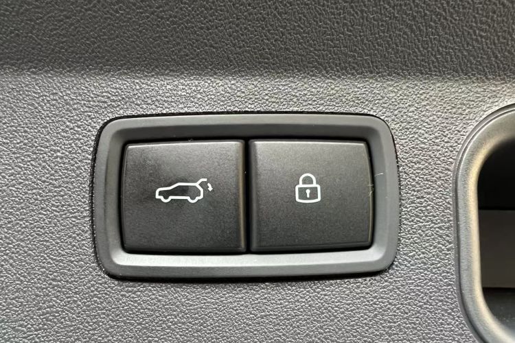 理想汽车 理想ONE 2021款 增程6座版中控内饰7012