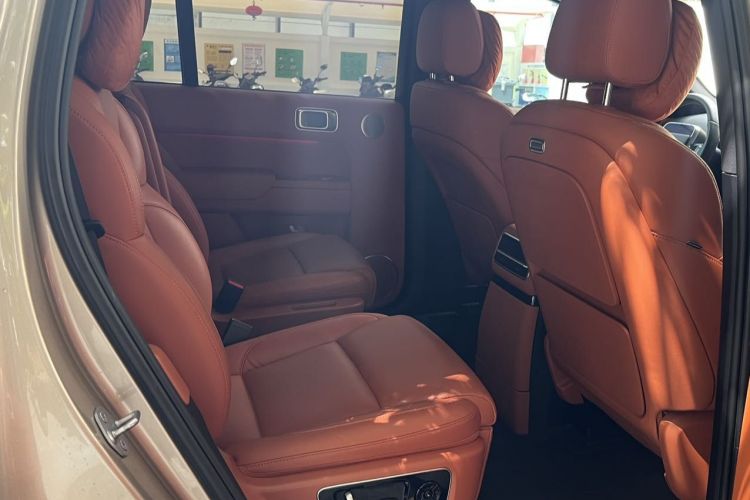 理想汽车 理想L9 2022款 Max中控内饰7008