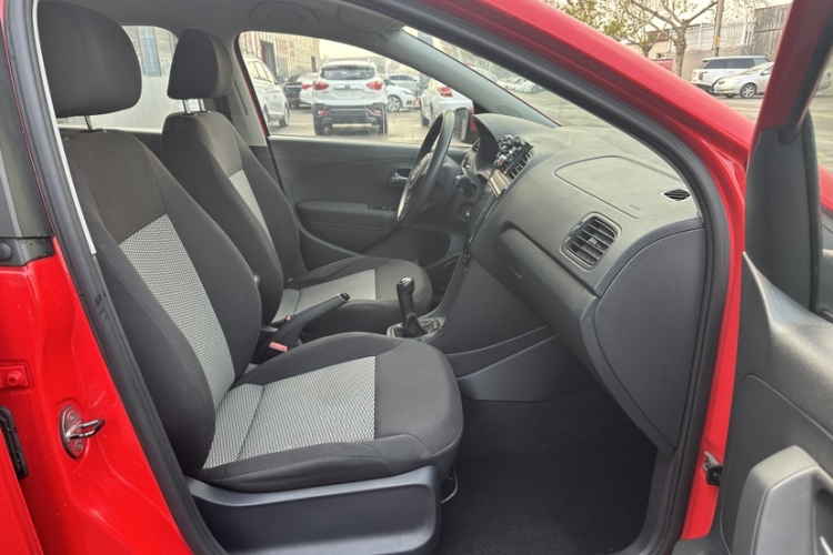 大众 Polo 2011款 1.4L 手动致乐版车身外观6011