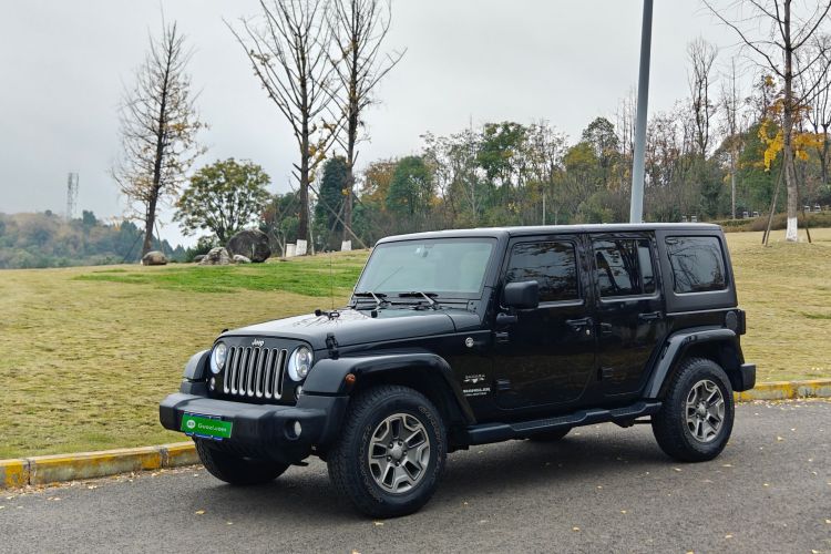 Jeep 牧马人 2015款 3.0L Sahara 四门舒享版车身外观6004