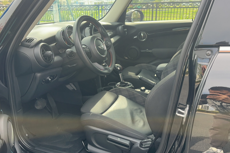 MINI 2016款 2.0T COOPER S 五门版中控内饰7002