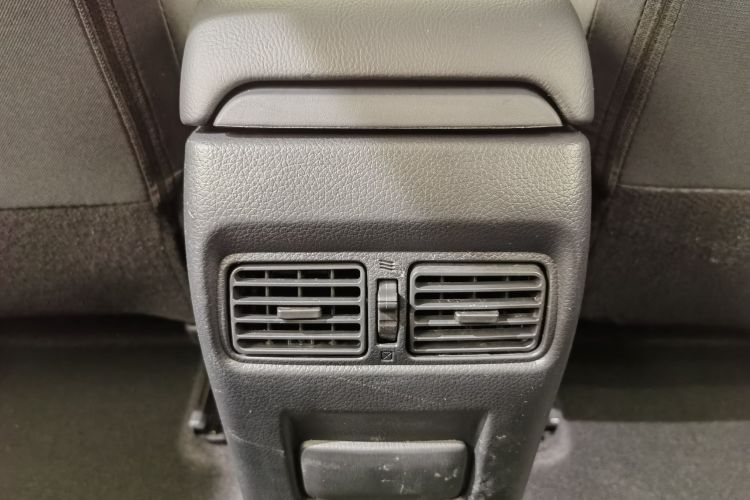 日产 轩逸 2024款 经典 1.6XE CVT舒适版中控内饰7003