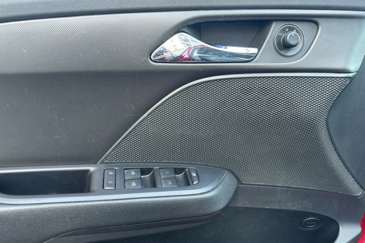 雪佛兰 科沃兹 2019款 320 自动欣悦版中控内饰7002