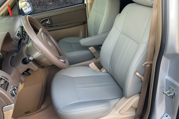 别克GL8 2014款 2.4L 经典版局部细节19