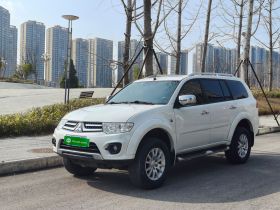 三菱 帕杰罗·劲畅 2013款 3.0L 自动四驱旗舰版
