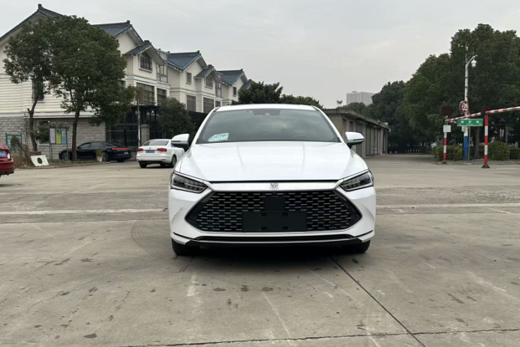 比亚迪 秦PLUS 2021款 DM-i 120KM 旗舰型车身外观6004