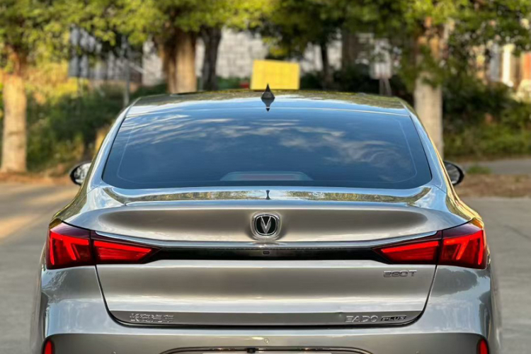 长安 逸动 2020款 PLUS 蓝鲸NE 1.4T GDI DCT旗舰型车身外观6004