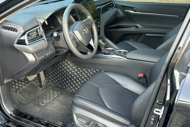 丰田 凯美瑞 2023款 2.5G 豪华版中控内饰7005