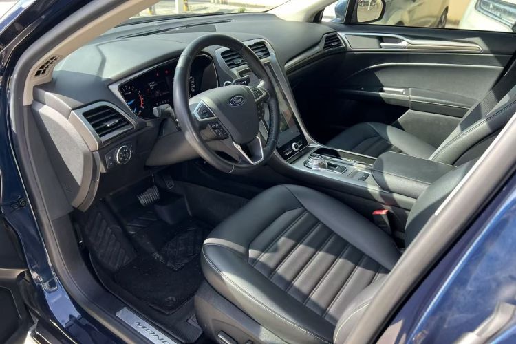 福特 蒙迪欧 2020款 EcoBoost 180 时尚型中控内饰7001