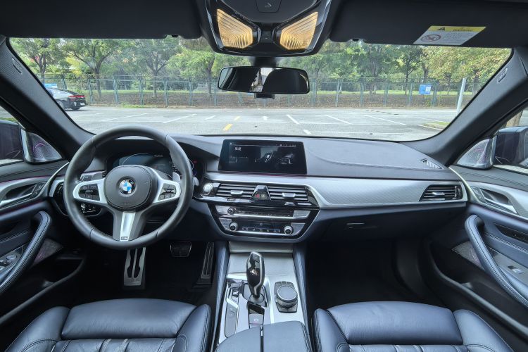 宝马5系(进口) 2020款 540i 风尚版 M运动套装中控内饰7001