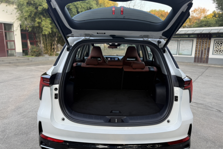 长安CS75 PLUS 2024款 第三代 冠军版 1.5T 智驾劲航型局部细节23