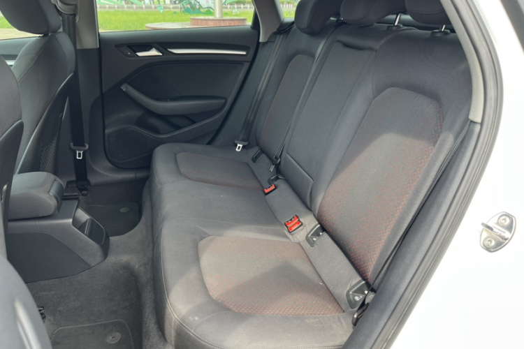 奥迪A3 2018款 30周年年型 Sportback 35 TFSI 进取型中控内饰7008