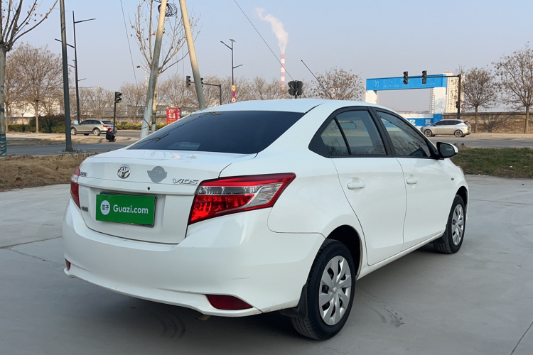 丰田 威驰 2014款 1.5L 自动智臻版车身外观6004