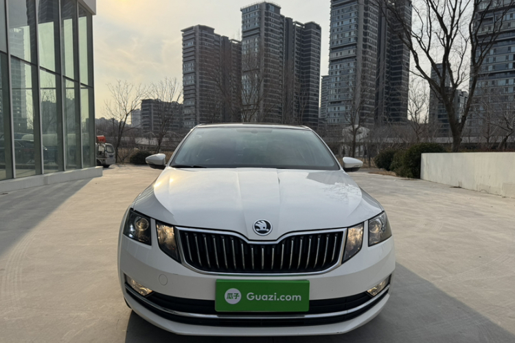 斯柯达 明锐 2018款 1.6L 自动豪华版车身外观6007