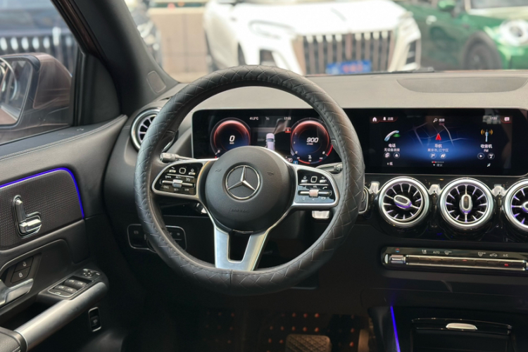 奔驰GLA 2020款 GLA 200中控内饰7004