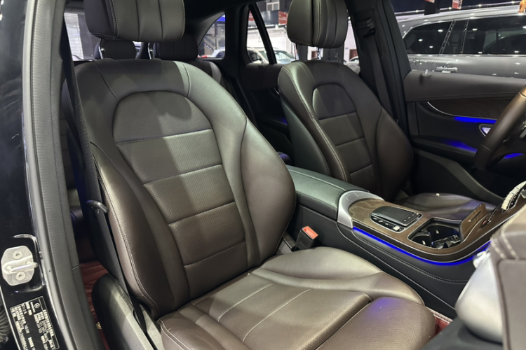 奔驰GLC 2020款 GLC 260 L 4MATIC 豪华型中控内饰7009