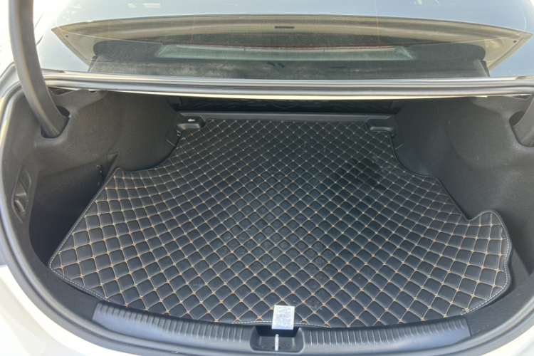 奔驰C级 2023款 C 260 L 运动版中控内饰7011