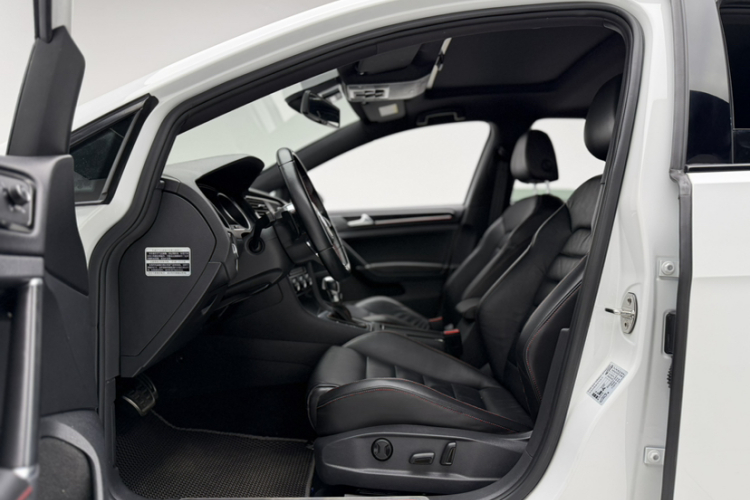 大众 高尔夫GTI 2016款 2.0TSI GTI中控内饰7002