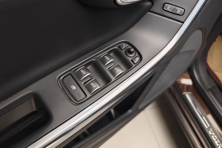 沃尔沃S60 2017款 S60L T3 智进版中控内饰7013