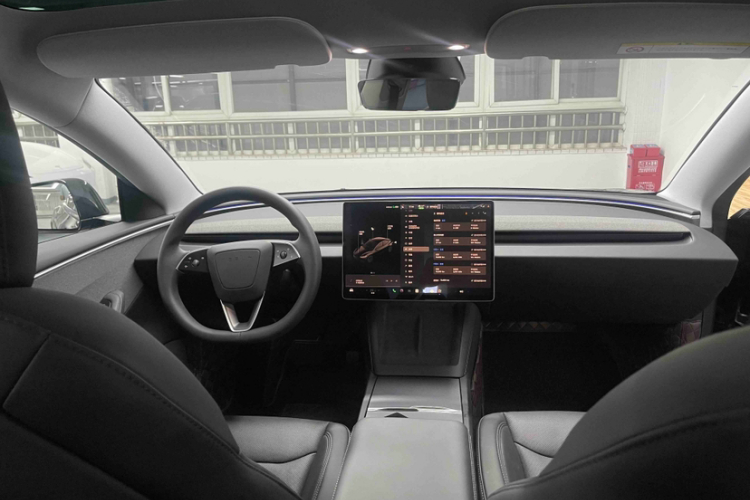 特斯拉 Model 3 2023款 后轮驱动版中控内饰7007